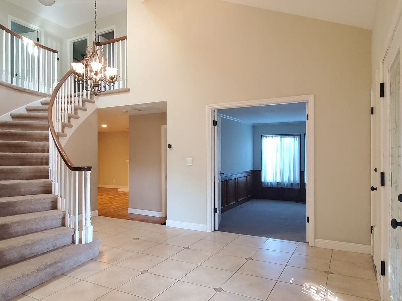 16745 Spring Hill Ct - Photo 2 of 12