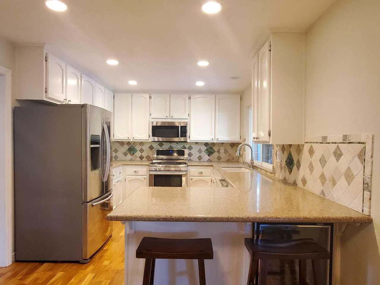 16745 Spring Hill Ct - Photo 3 of 12