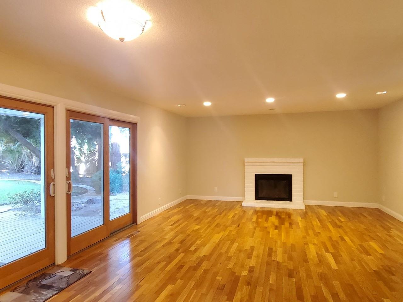 16745 Spring Hill Ct - Photo 5 of 12