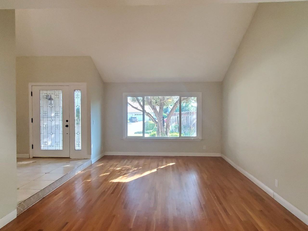 16745 Spring Hill Ct - Photo 7 of 12