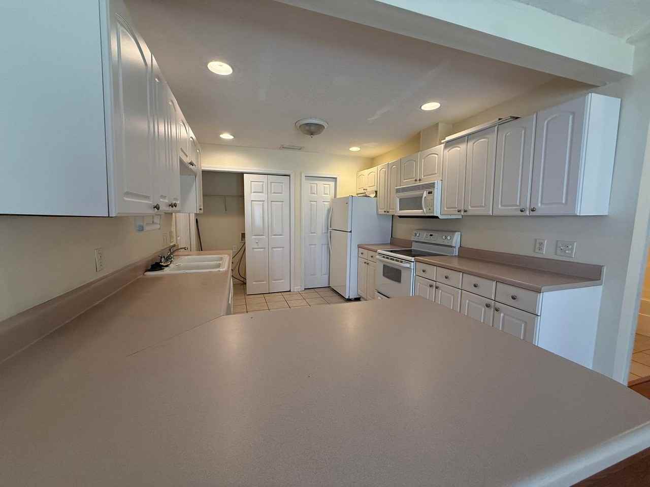 221 Millcrest Dr - Photo 5 of 18