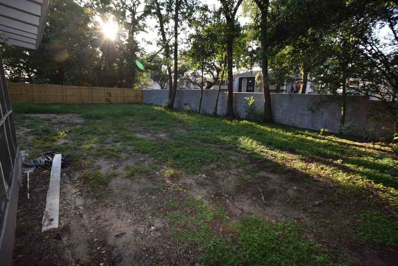 2637 Healy Dr - Photo 3 of 21