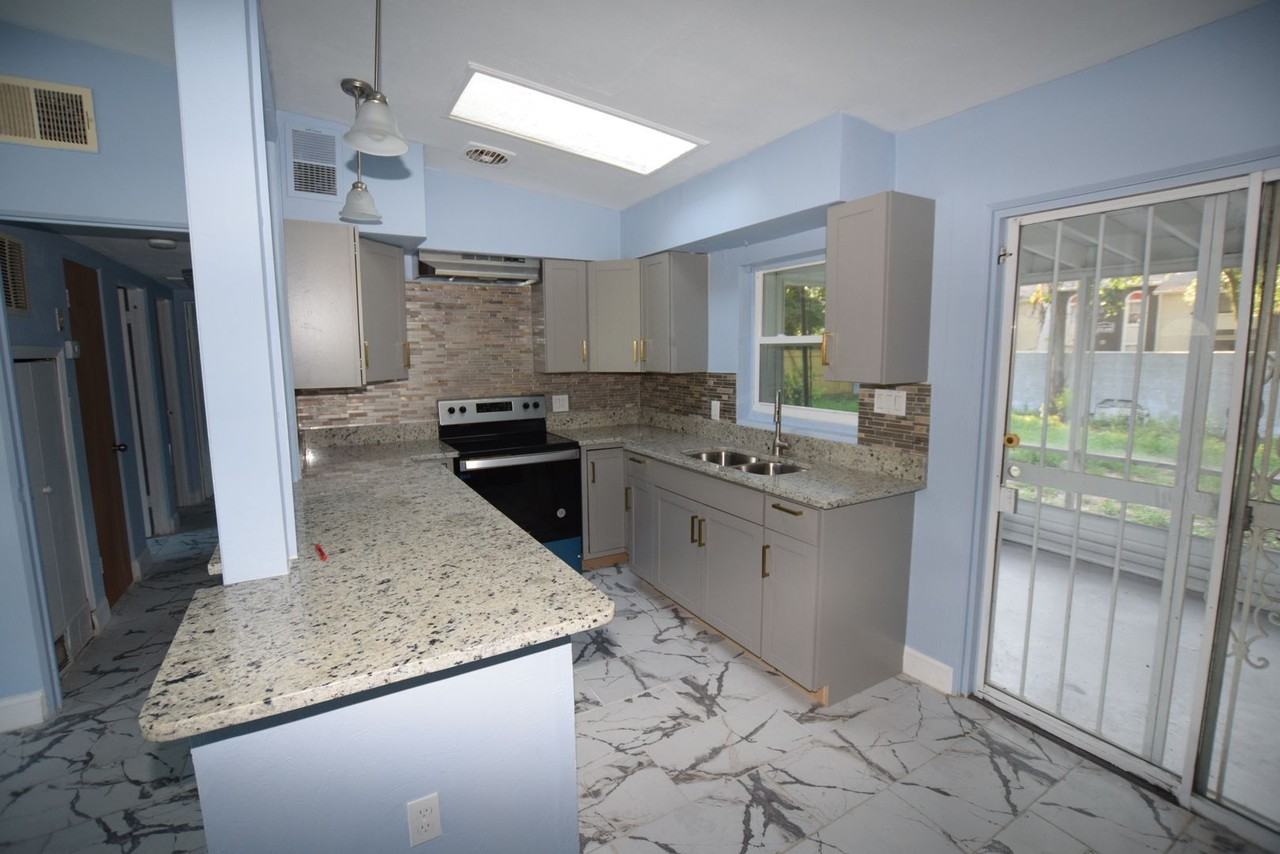 2637 Healy Dr - Photo 6 of 21