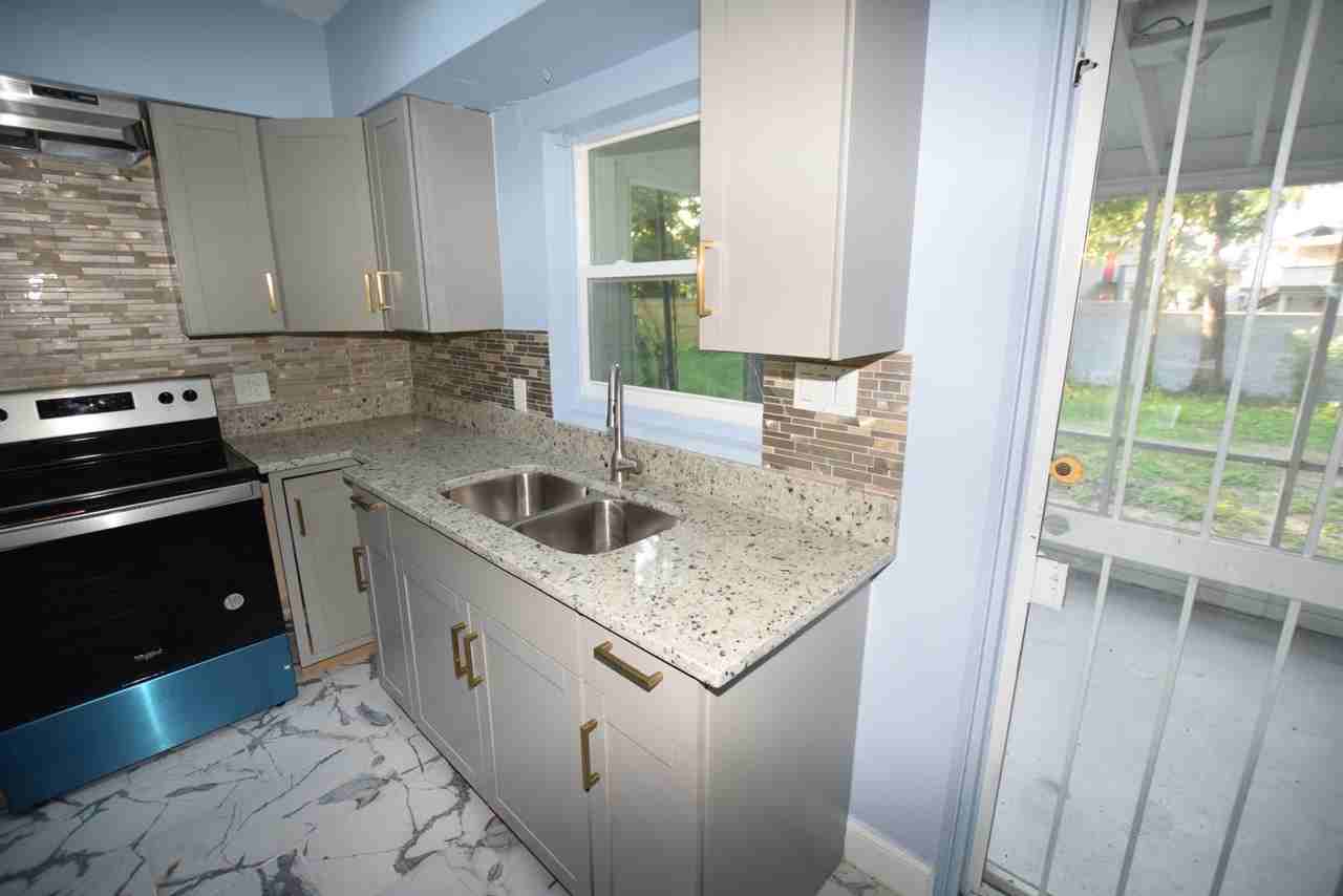 2637 Healy Dr - Photo 7 of 21