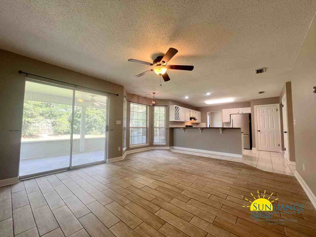 453 Forest Glen Pl - Photo 3 of 29