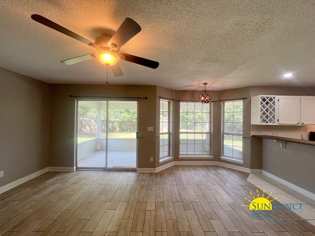 453 Forest Glen Pl - Photo 4 of 29
