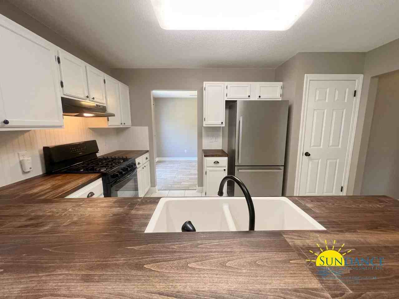 453 Forest Glen Pl - Photo 7 of 29