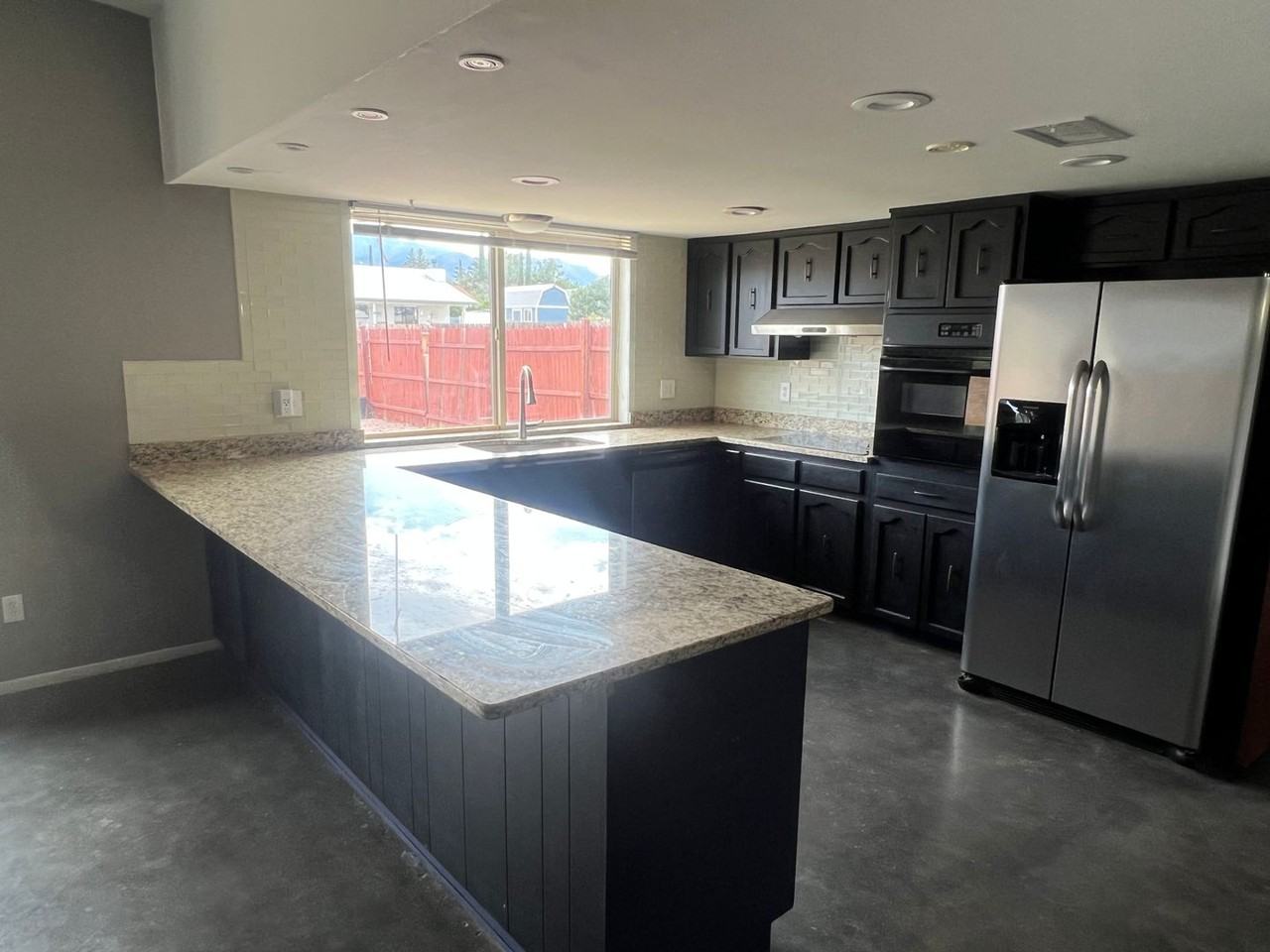 1028 Heather Dr - Photo 2 of 7