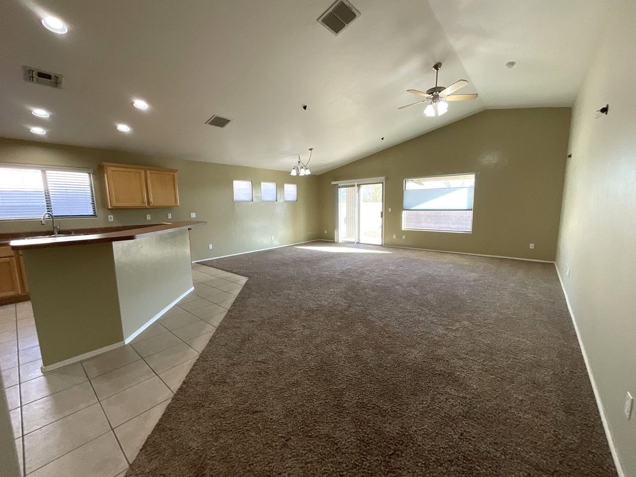 10434 E Rose Hill St - Photo 5 of 37