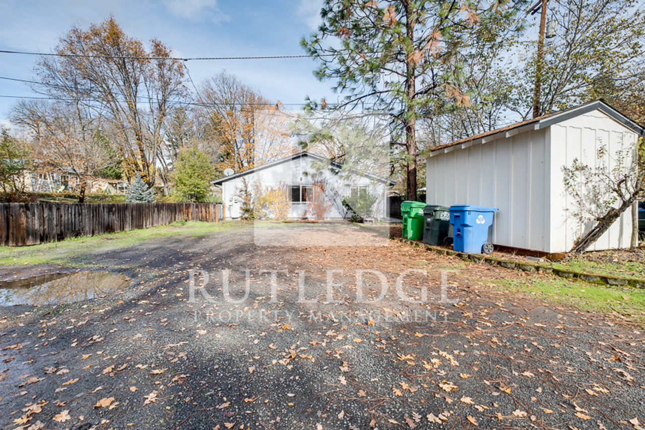 120 Mallory Ln - Photo 7 of 28