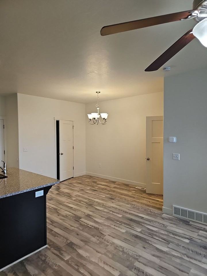 14912 S Thunder Horse Ln - Photo 3 of 28