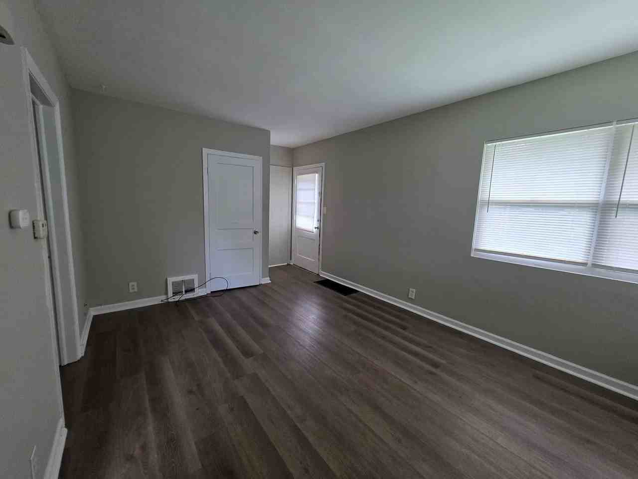 3418 Ne Winn Rd - Photo 3 of 9
