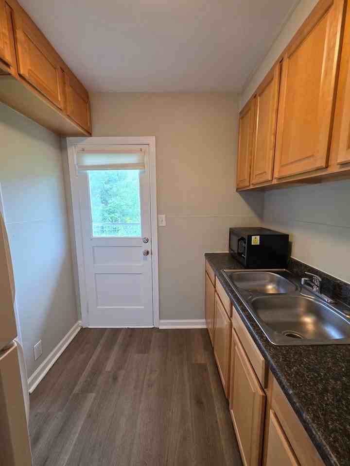 3418 Ne Winn Rd - Photo 5 of 9