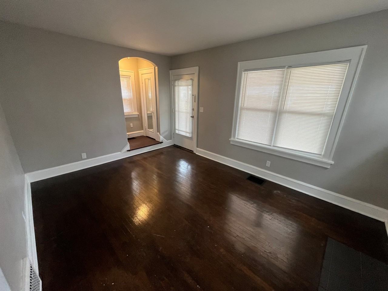 825 Smith Ave Nw - Photo 4 of 34
