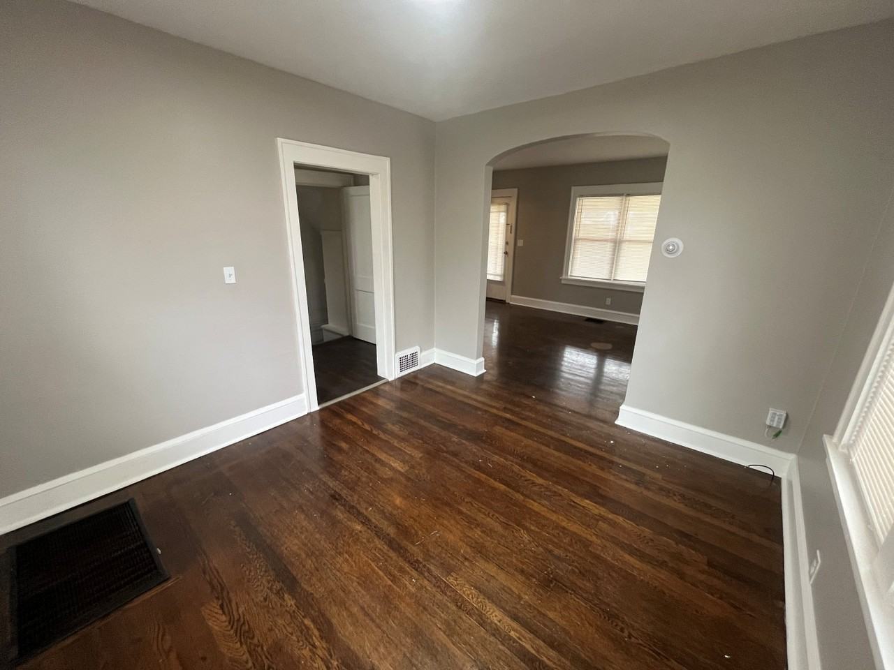825 Smith Ave Nw - Photo 6 of 34