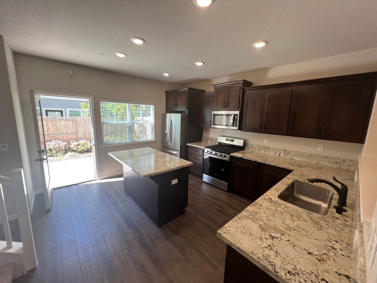 3902 Wickman Loop - Photo 6 of 22