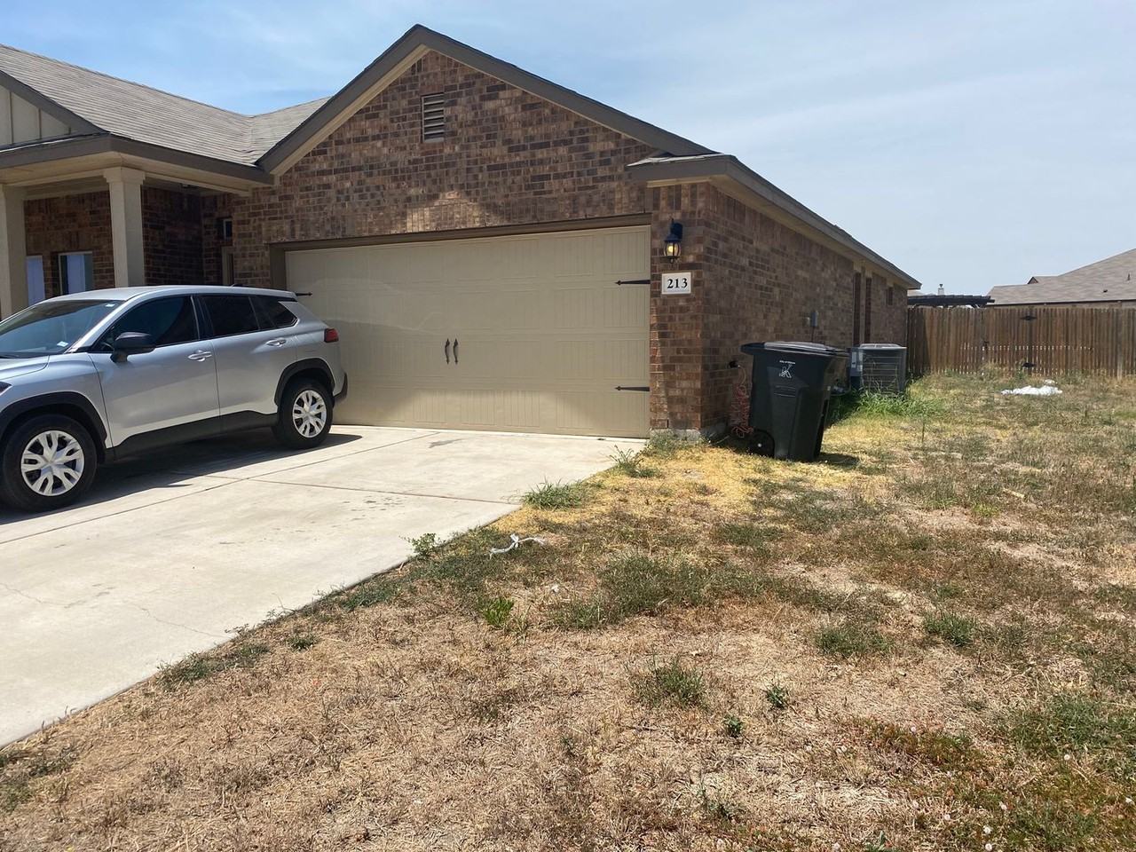 213 Danielle Dr - Photo 3 of 3