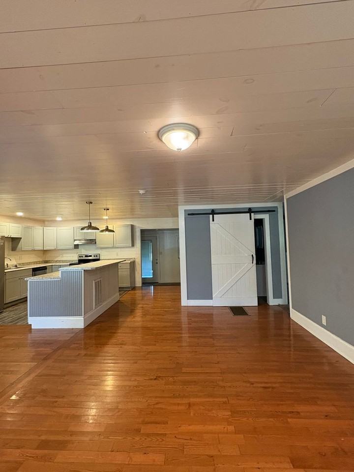 940 Julian Rd - Photo 6 of 24