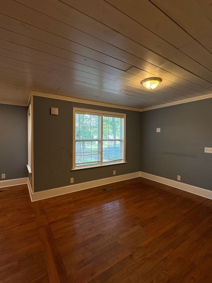 940 Julian Rd - Photo 7 of 24