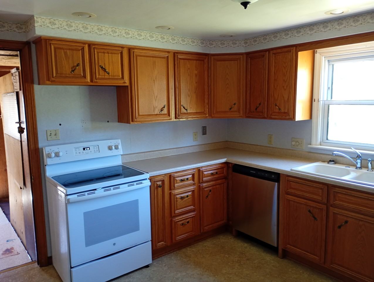 1511 Timber Rd - Photo 7 of 23