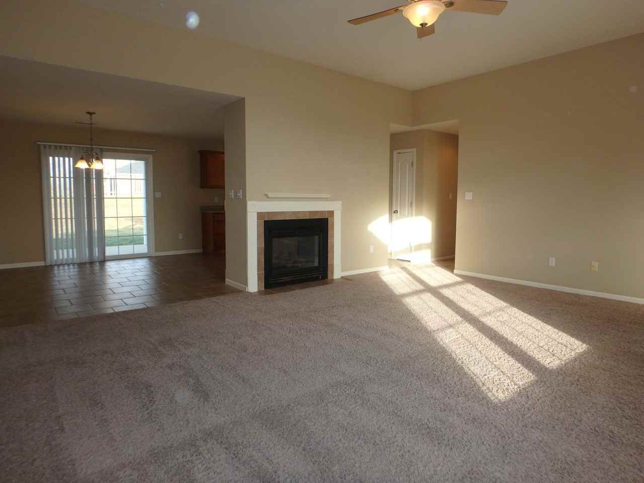 407 Golden Eagle Dr - Photo 2 of 24