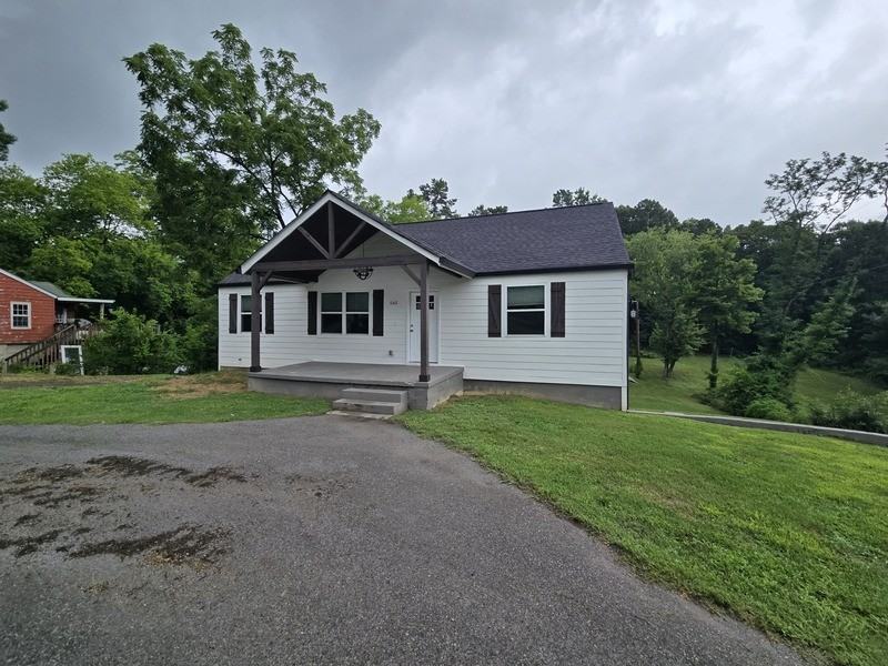 545 Lakeview Dr #A - Photo 3 of 27