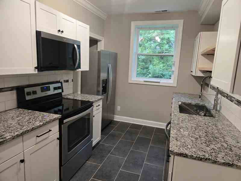 545 Lakeview Dr #B - Photo 2 of 18