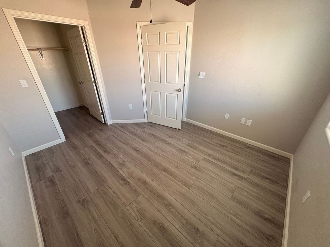 1029 E Douglas Ave - Photo 2 of 6
