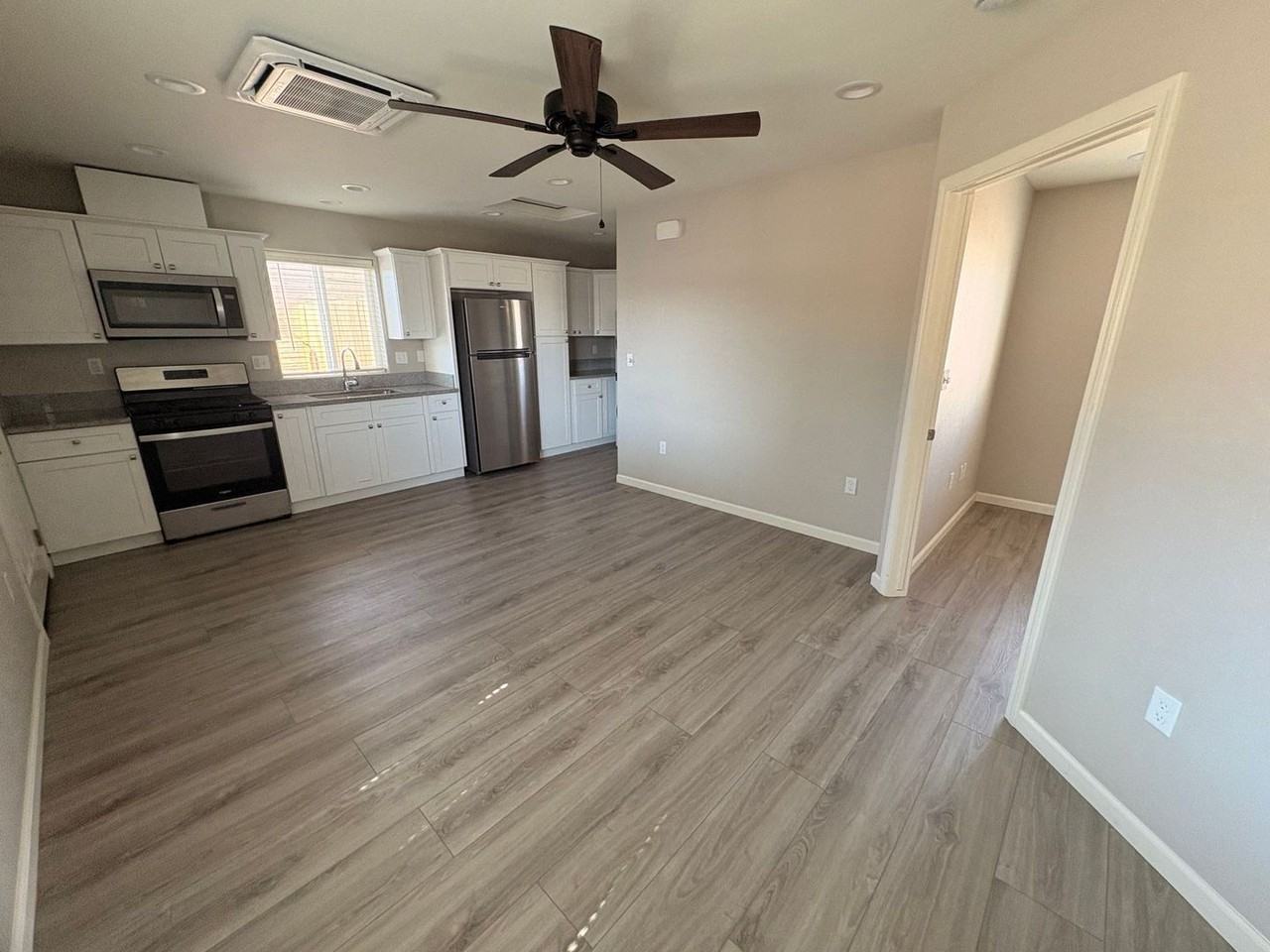 1029 E Douglas Ave - Photo 4 of 6
