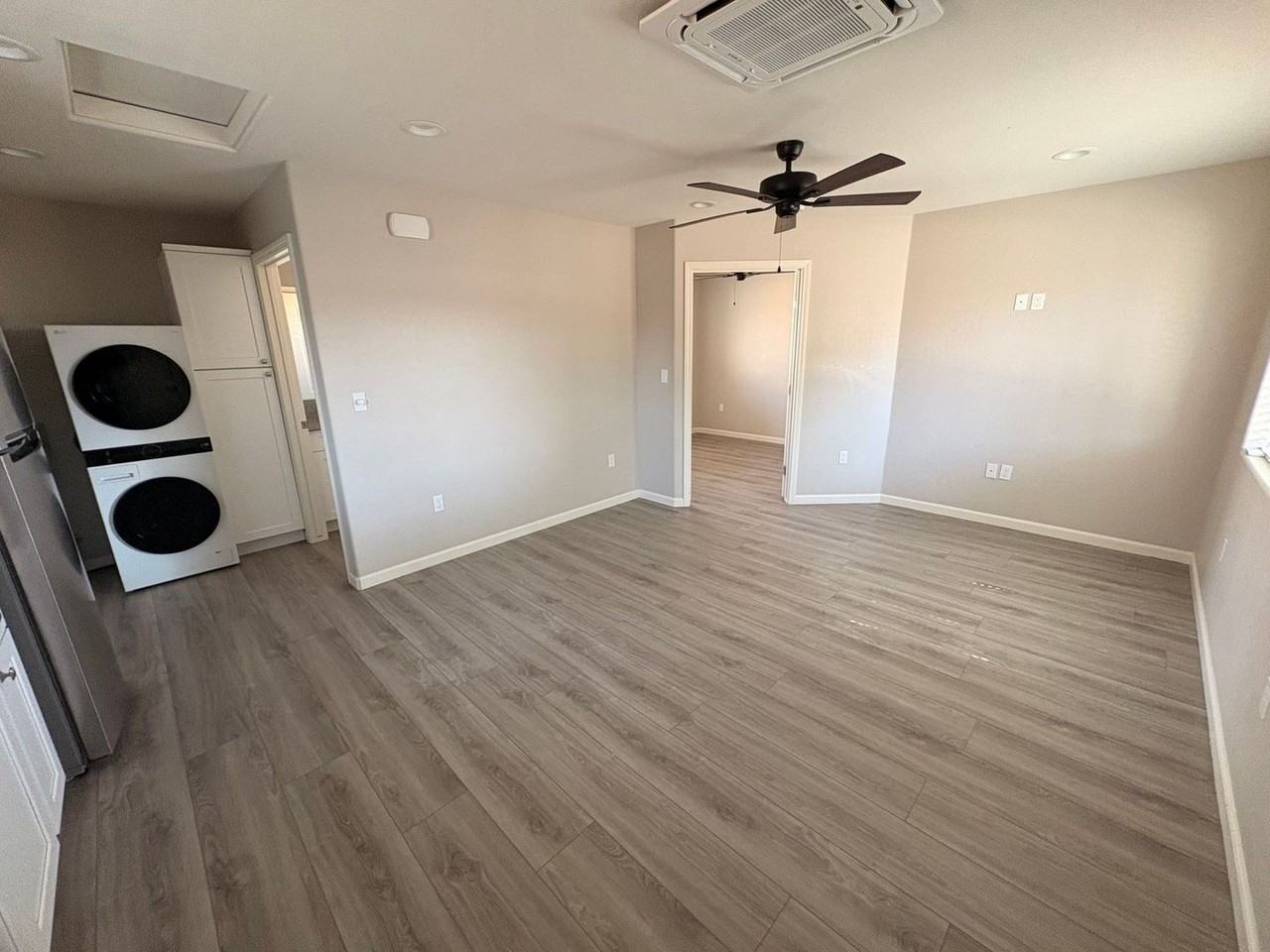 1029 E Douglas Ave - Photo 5 of 6