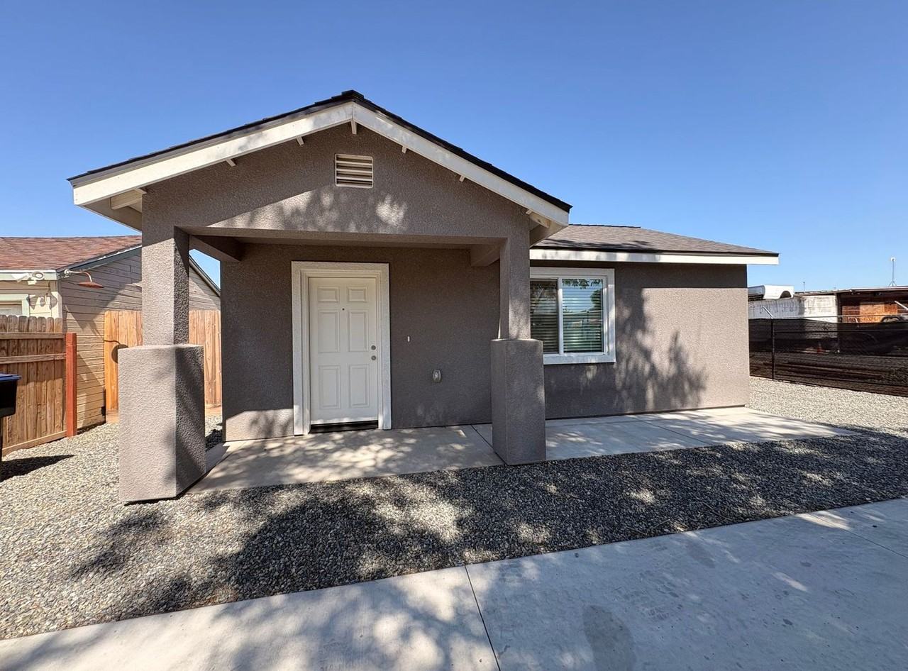 1029 E Douglas Ave - Photo 6 of 6