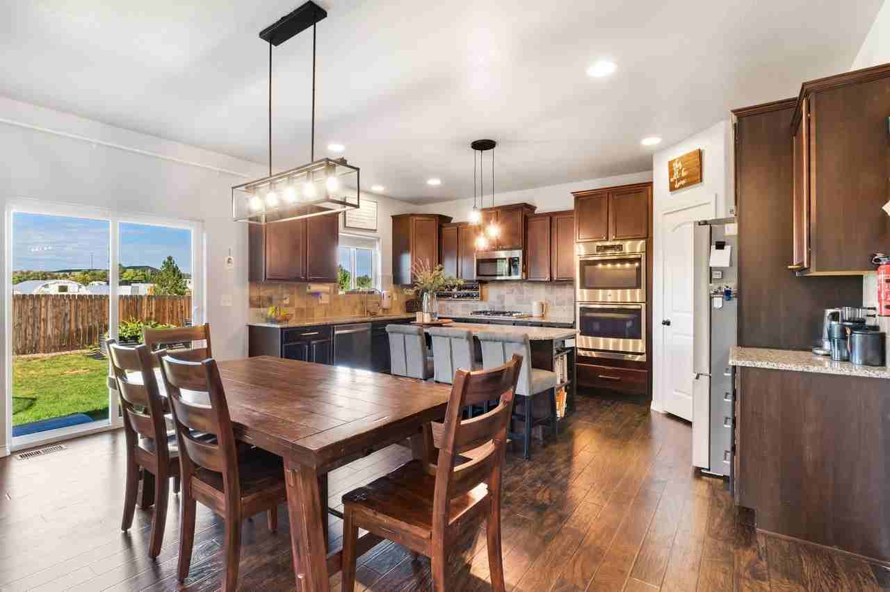 7268 Thorn Brush Way - Photo 4 of 23