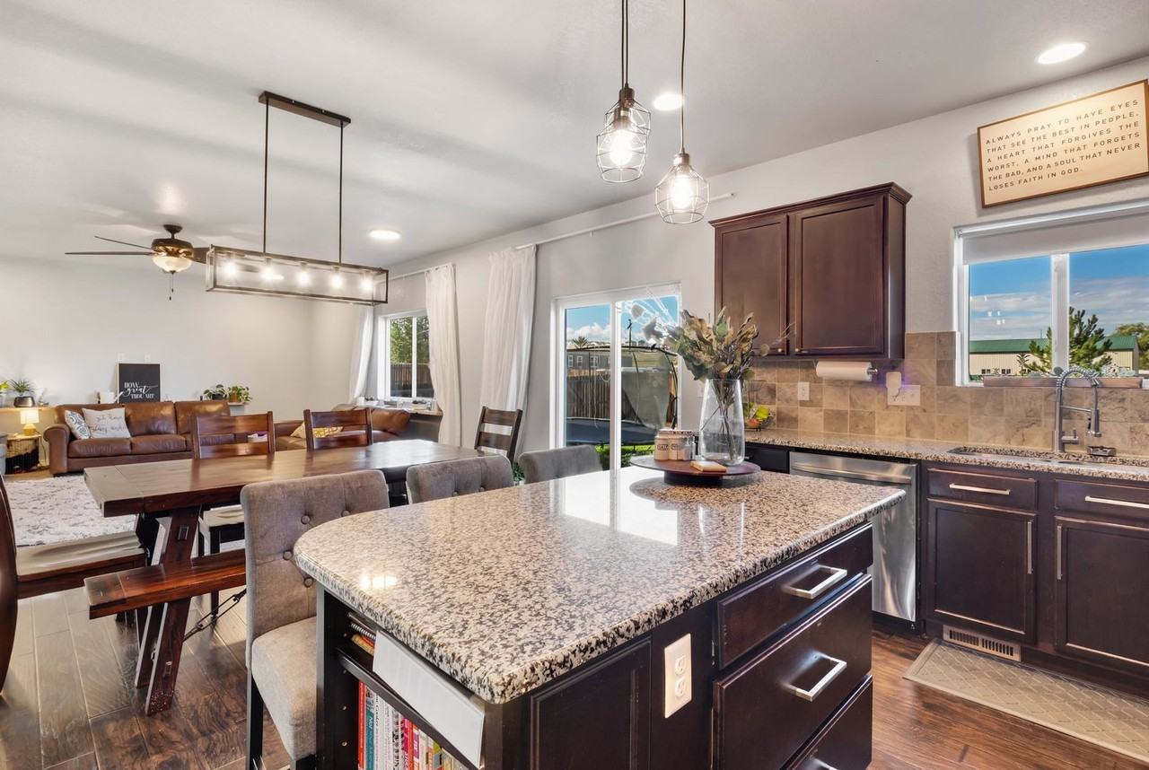 7268 Thorn Brush Way - Photo 6 of 23