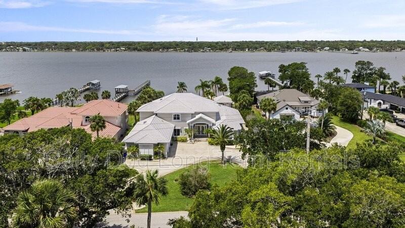 626 Riverside Dr - Photo 4 of 50
