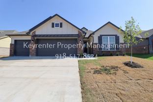 3109 S Redwood Pl - Photo 1 of 1