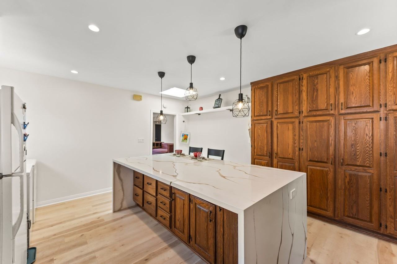 8014 Denrock Ave - Photo 6 of 20