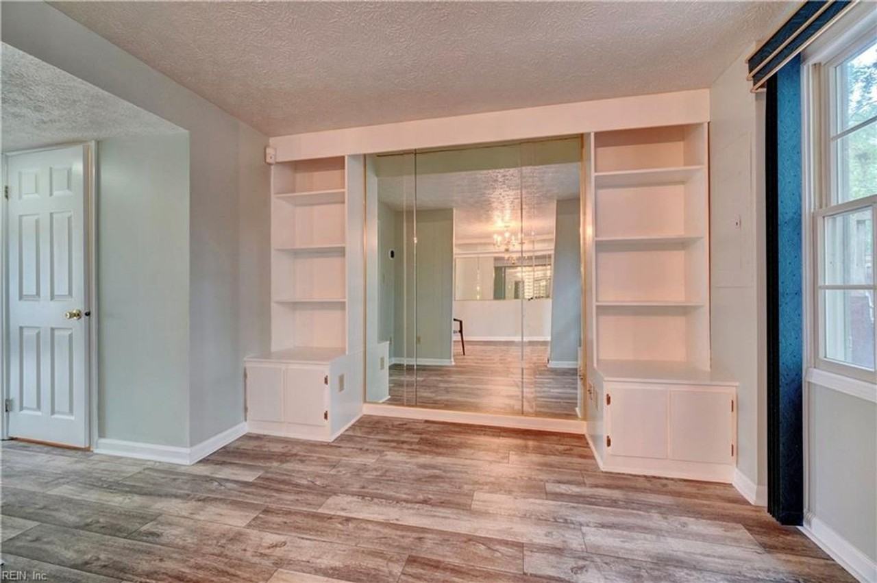 122 Sterling Ct - Photo 5 of 18