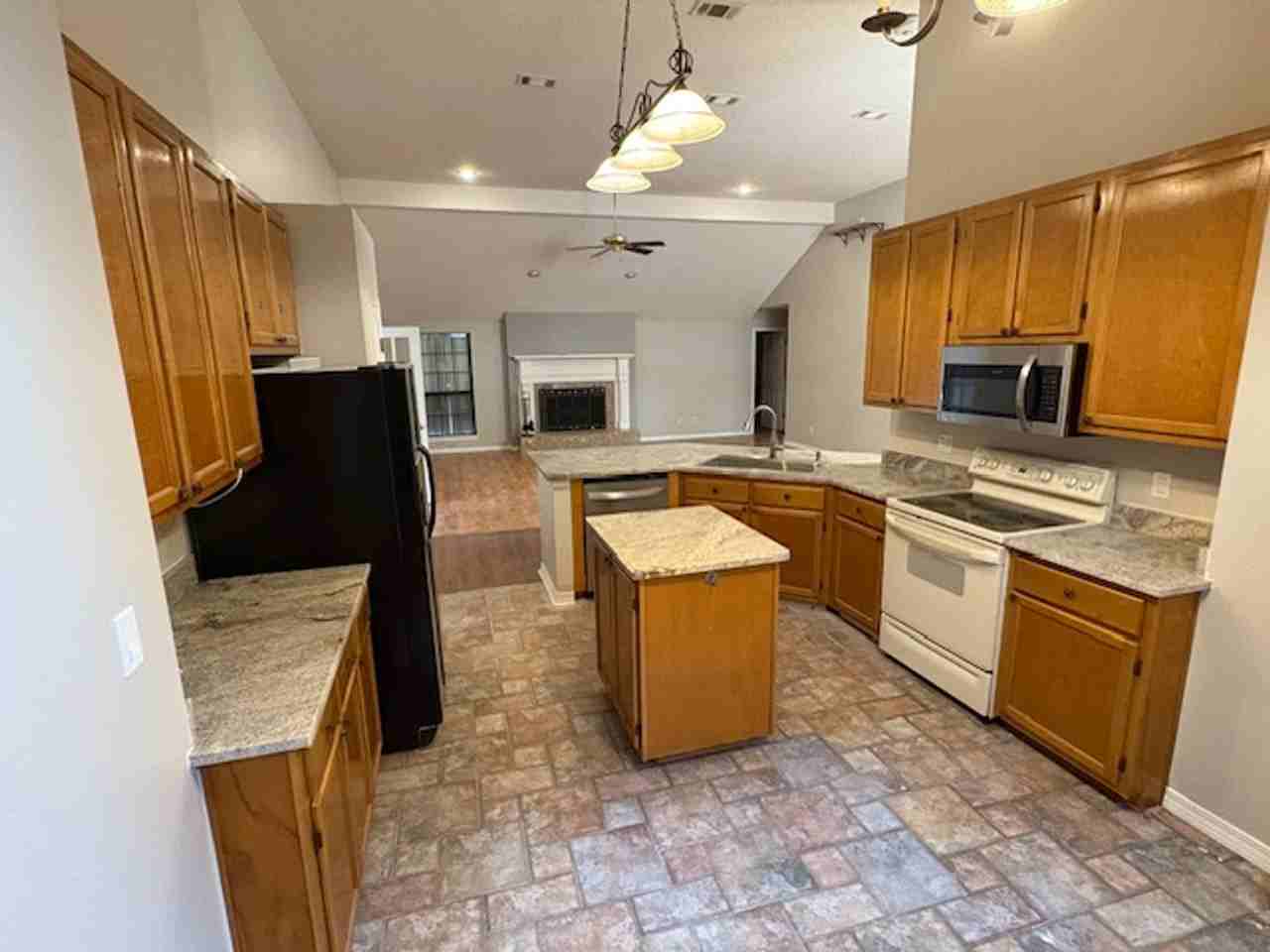 1236 Whitewood Way - Photo 5 of 21