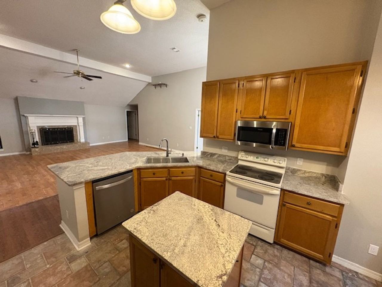 1236 Whitewood Way - Photo 6 of 21