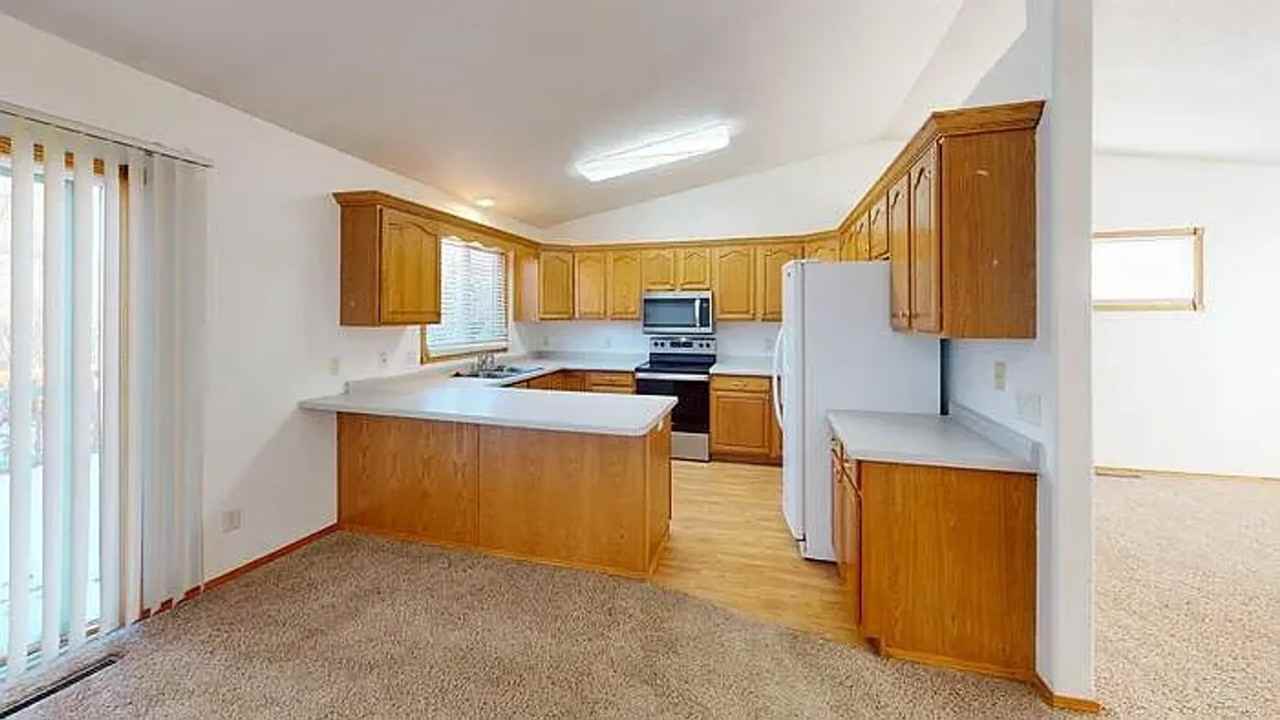 3029 Stonewall Dr - Photo 3 of 8