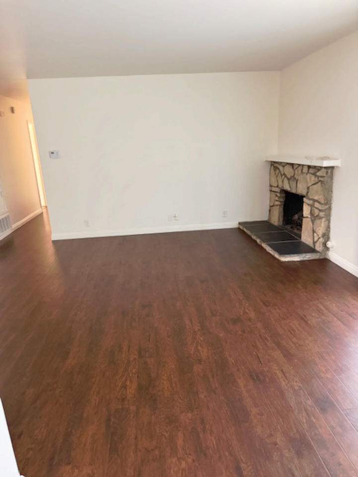 20572 Salt Air Cir - Photo 2 of 11