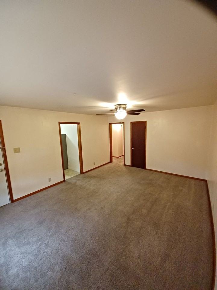 643 Sw Oakley Ave - Photo 4 of 15