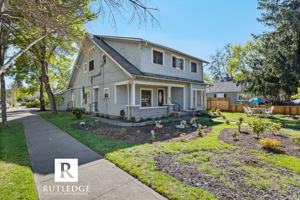 featured image of 10 Willamette Ave #2