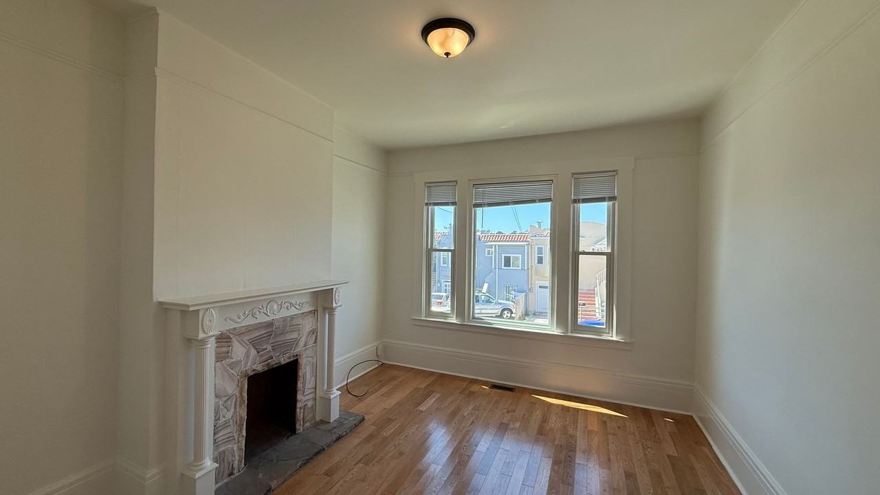 875 Huron Ave - Photo 3 of 32