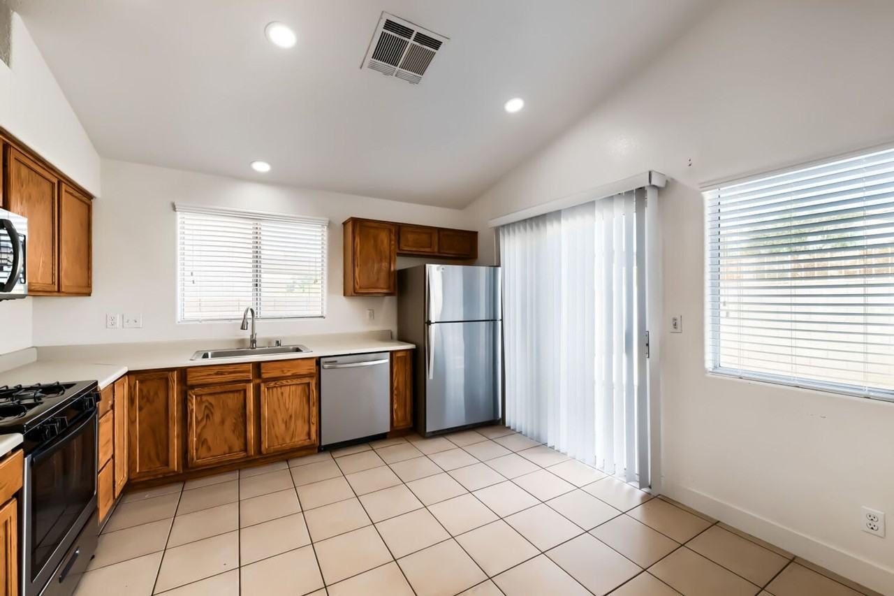 5737 Grand Entries Dr - Photo 6 of 18