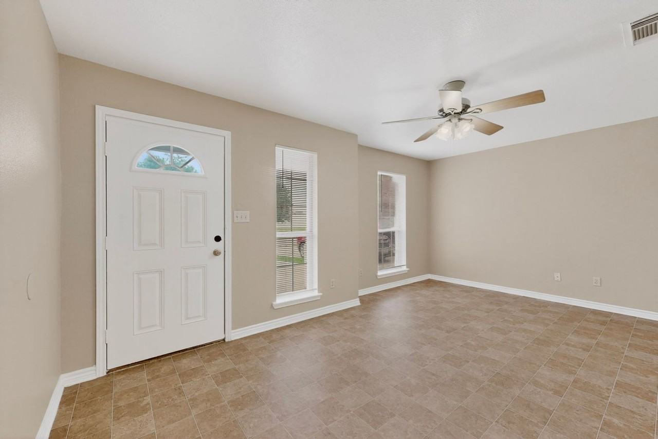 117 W Wilson Ave - Photo 6 of 35