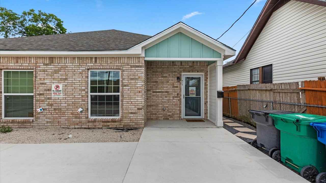 906 Gulf #102 - Photo 2 of 17