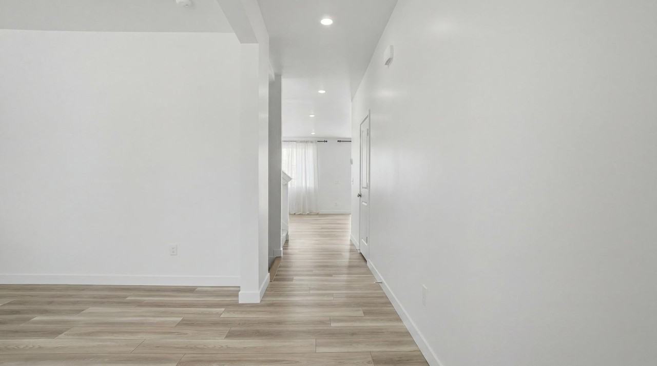 154 E Parade Ave - Photo 5 of 32