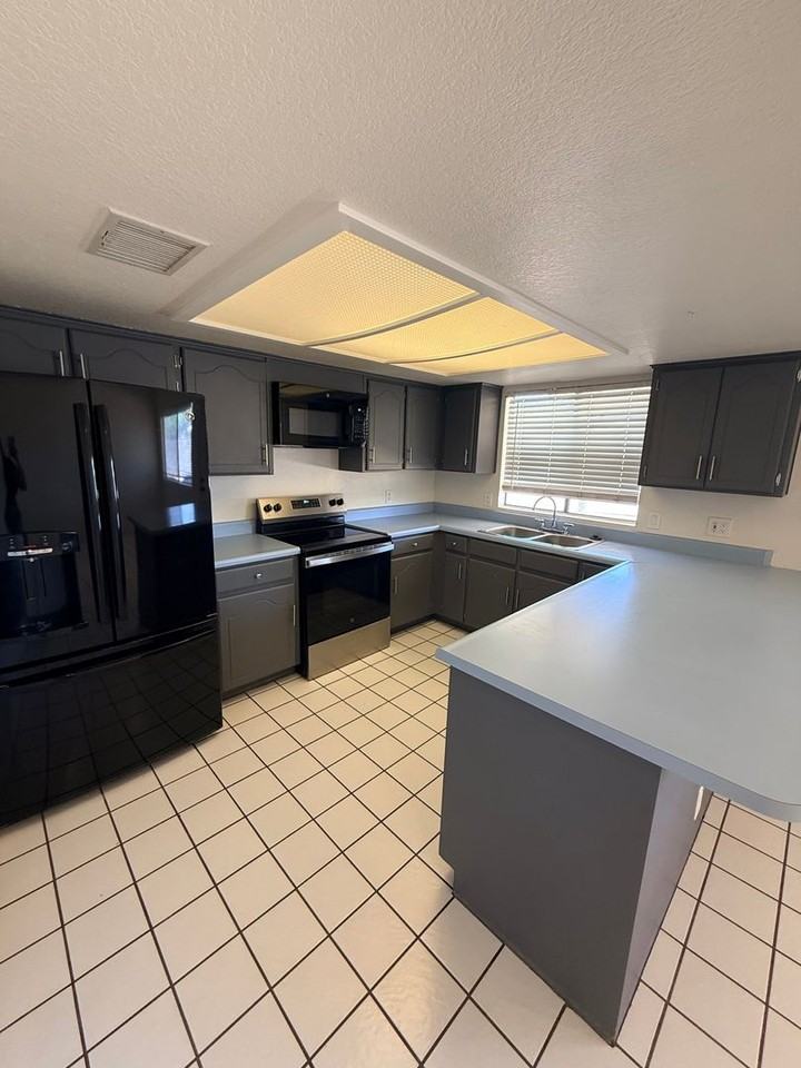 3700 Casper Dr - Photo 3 of 14