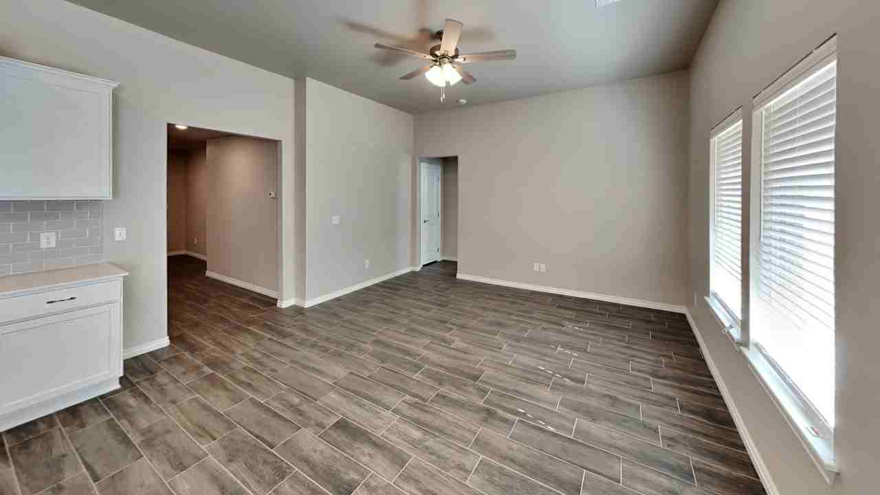9000 Nw 127th Ter - Photo 5 of 22